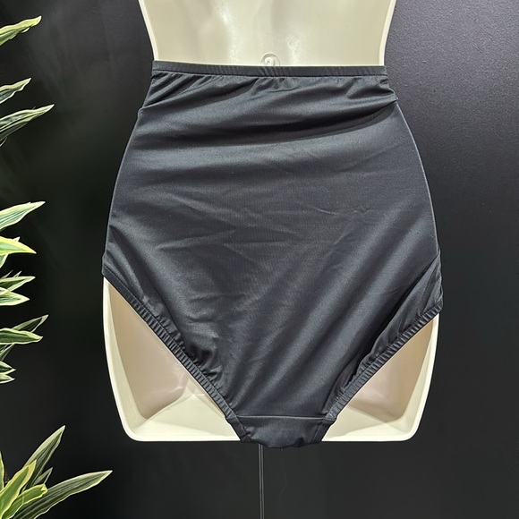 Shape + Style By Aqua Green,medium control, full coverage, drape swim bottoms - Picture 4 of 9